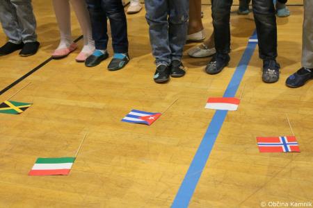 Otroci Osnovne šole Marije Vere Mi smo svet, mi smo otroci (27)